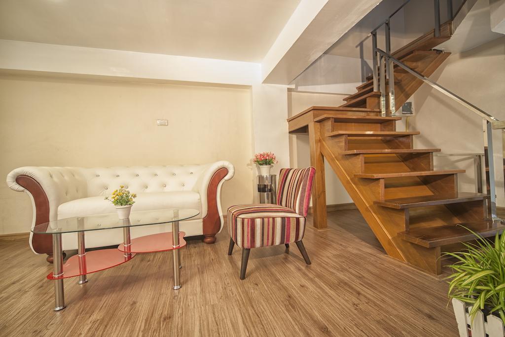 Oyo 1093 De Nawarat Chiang Mai Boutique Apartment Buitenkant foto
